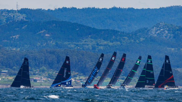 52 Super Series