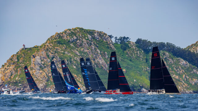 52 Super Series