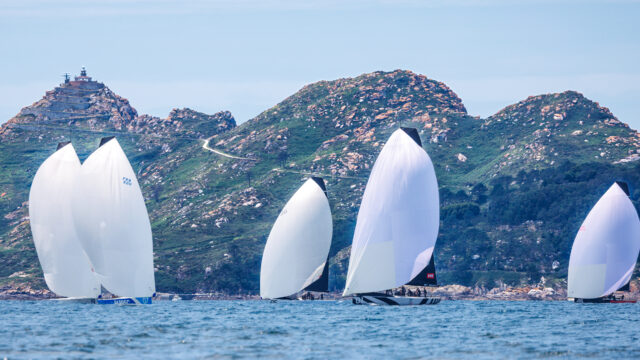 52 Super Series