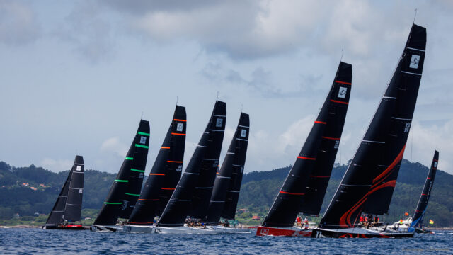 52 Super Series