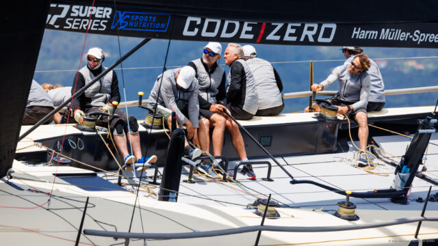 52 Super Series