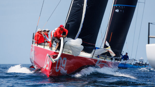 52 Super Series