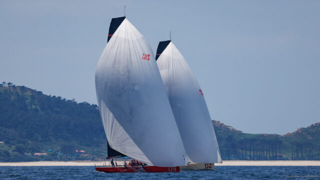 52 Super Series
