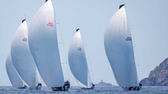52 Super Series