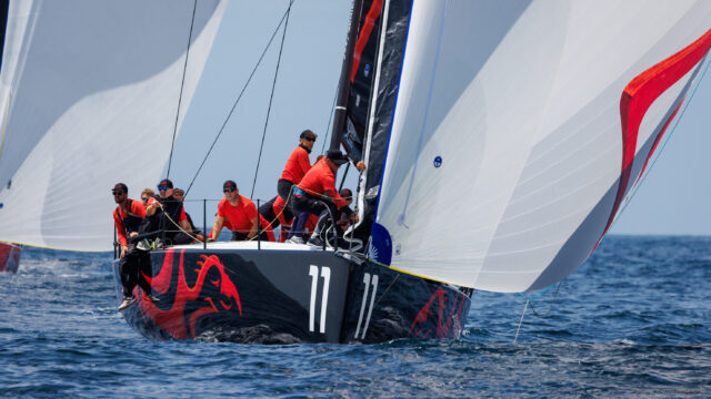 52 Super Series