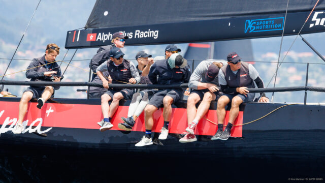 52 Super Series