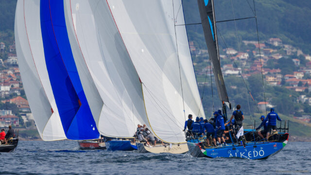 52 Super Series