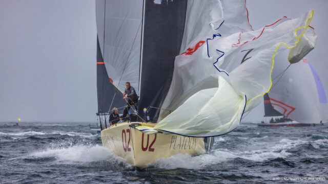 52 Super Series