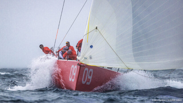 52 Super Series