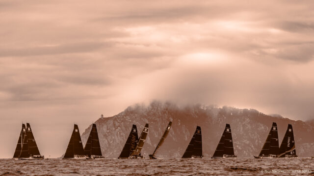 52 Super Series