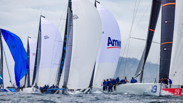 52 Super Series