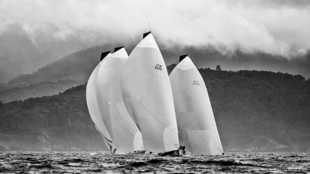 52 Super Series