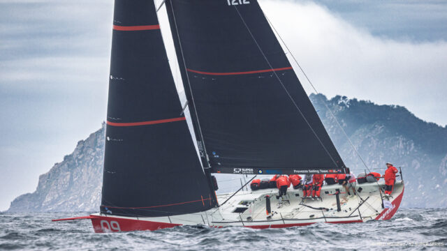 52 Super Series
