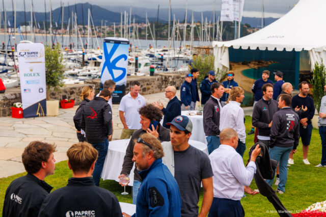 52 Super Series