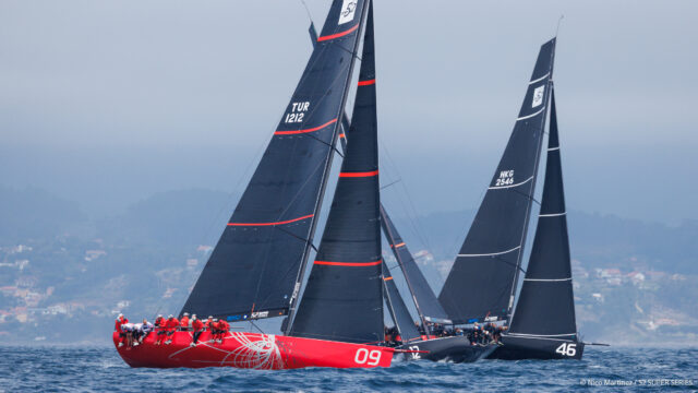 52 Super Series