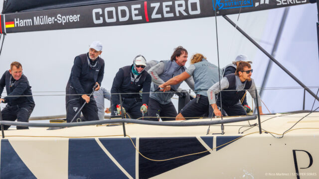 52 Super Series