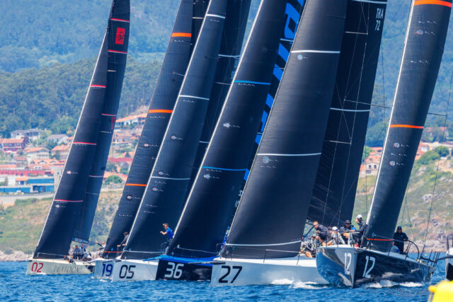 52 Super Series
