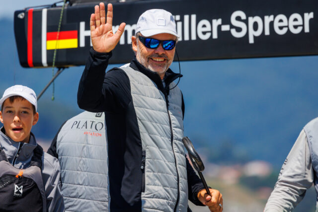 52 Super Series