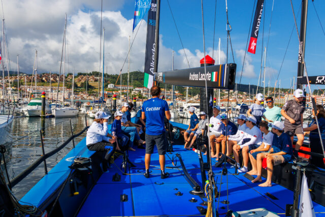52 Super Series