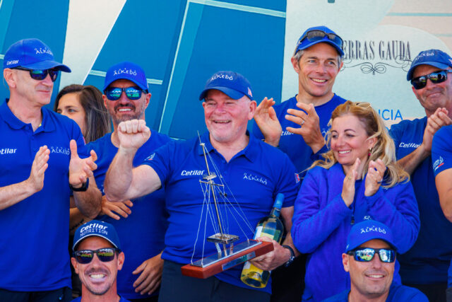 52 Super Series