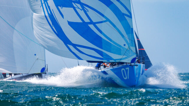 52 Super Series