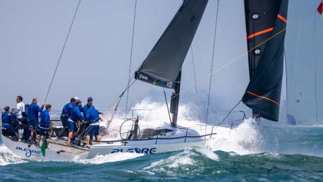 52 Super Series