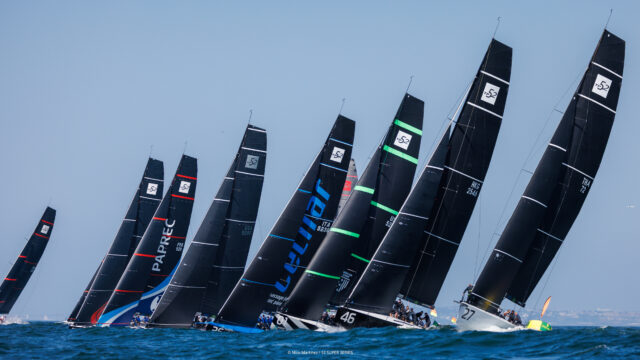 52 Super Series