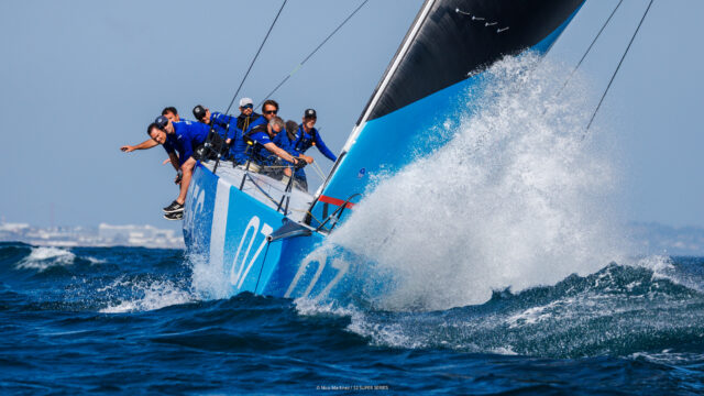 52 Super Series