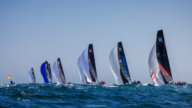 52 Super Series