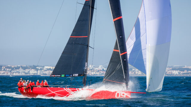 52 Super Series