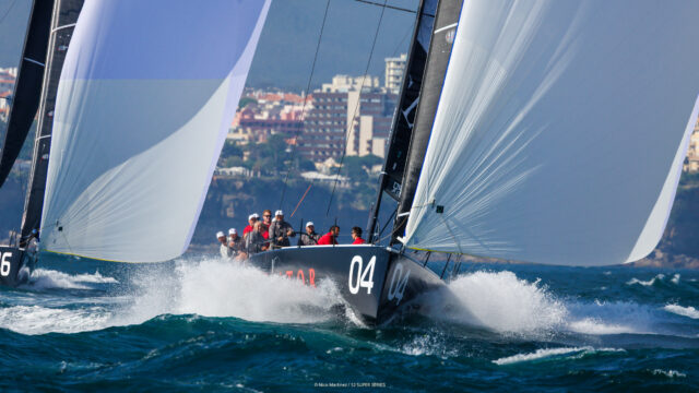 52 Super Series