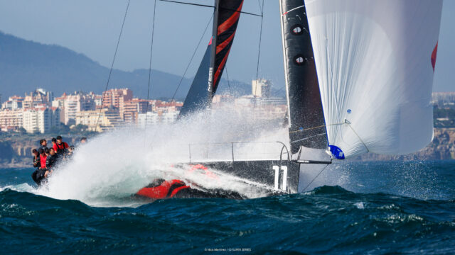 52 Super Series