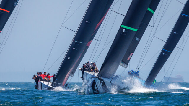 52 Super Series