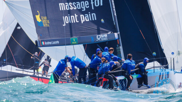 52 Super Series