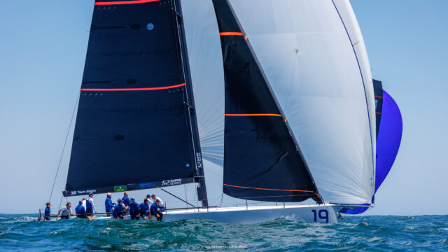 52 Super Series
