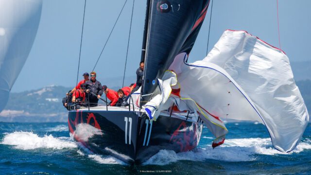 52 Super Series