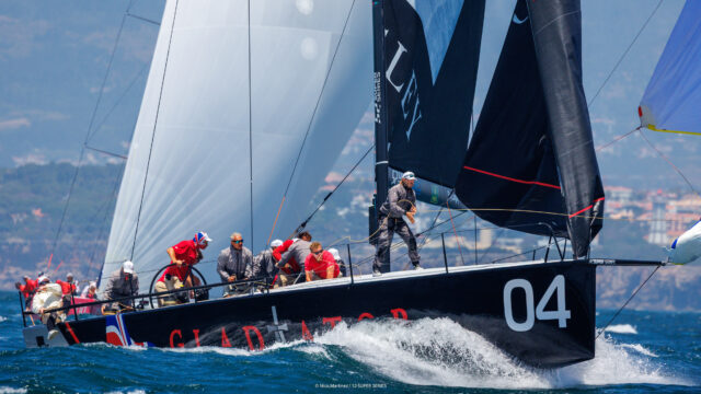 52 Super Series