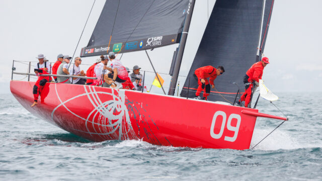52 Super Series