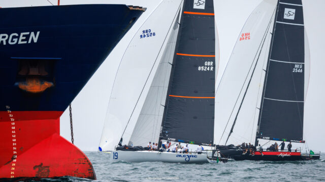 52 Super Series