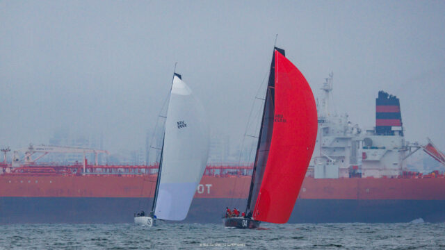 52 Super Series