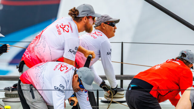 52 Super Series