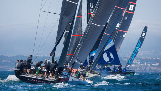 52 Super Series