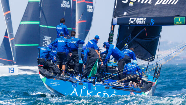 52 Super Series