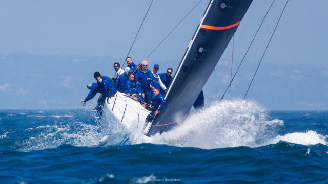 52 Super Series