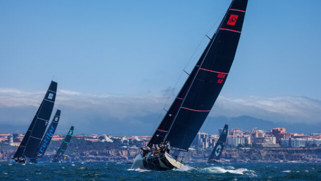 52 Super Series