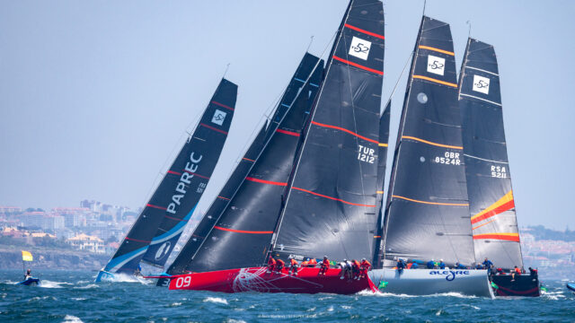 52 Super Series