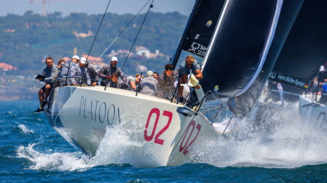 52 Super Series