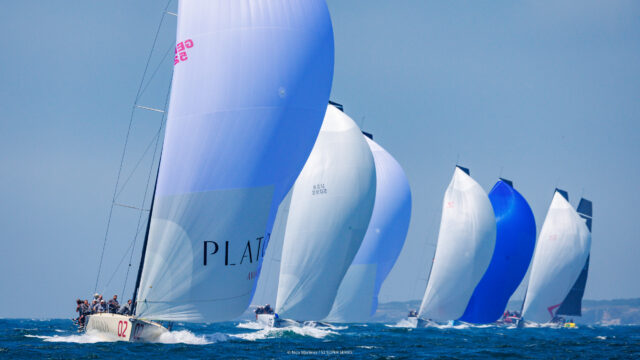 52 Super Series