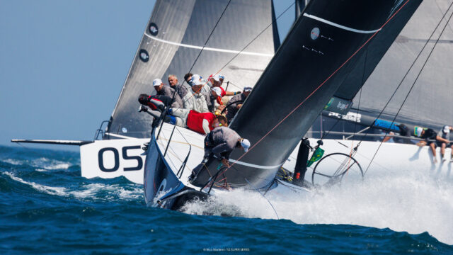 52 Super Series