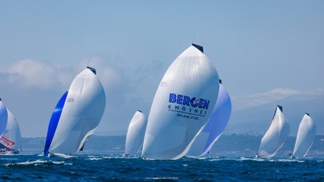52 Super Series